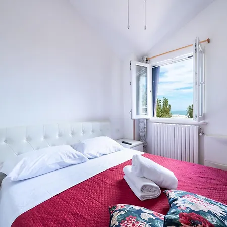 Desdemona フランカヴィッラ・アル・マーレ